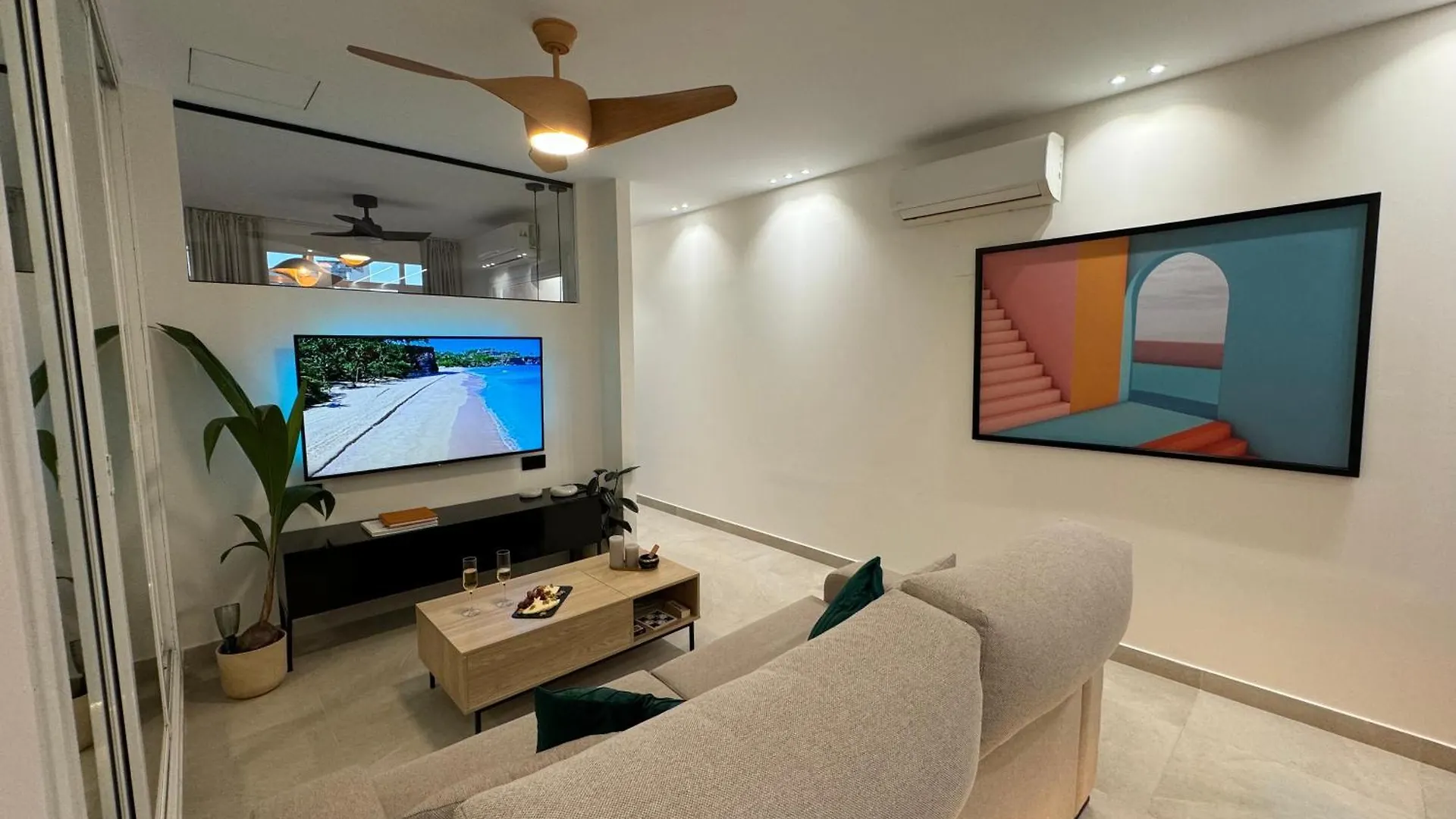 Lejlighed Zelun Suite Torremolinos Center